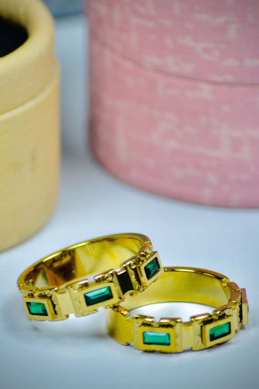 Emerald Frame Luxe Ring