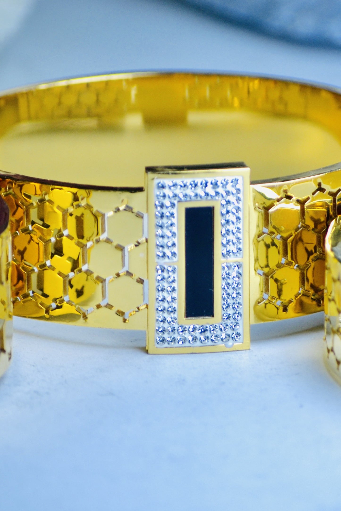 Beehive Italian Gold Hand Cuff Bangle