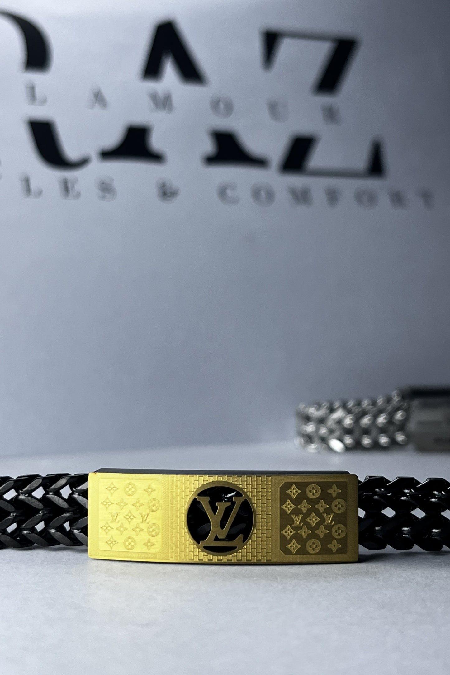 Bold modern Louis Vuitton chain bracelet(for Men's)