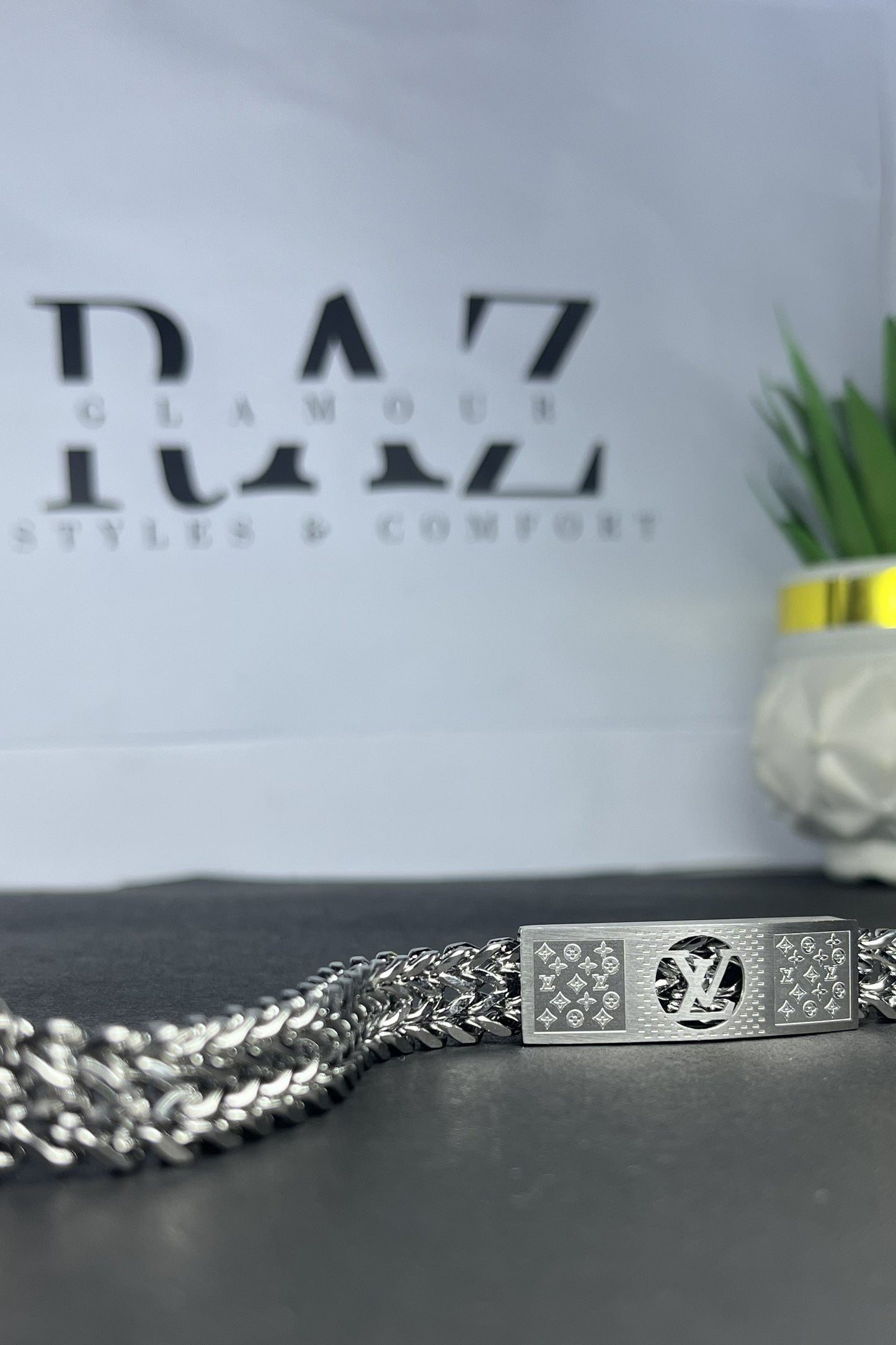 Bold modern Louis Vuitton chain bracelet(for Men's)